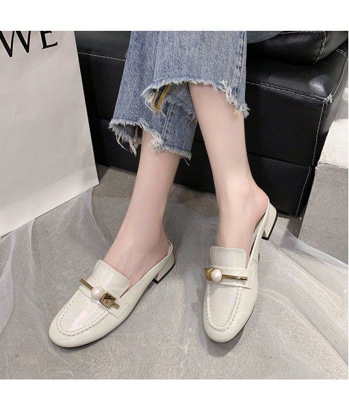 Leather sandals, summer flat bottom, Baotou and half slippers, women's wear fashion, 2020 new summer thick heel and half toed Loafers