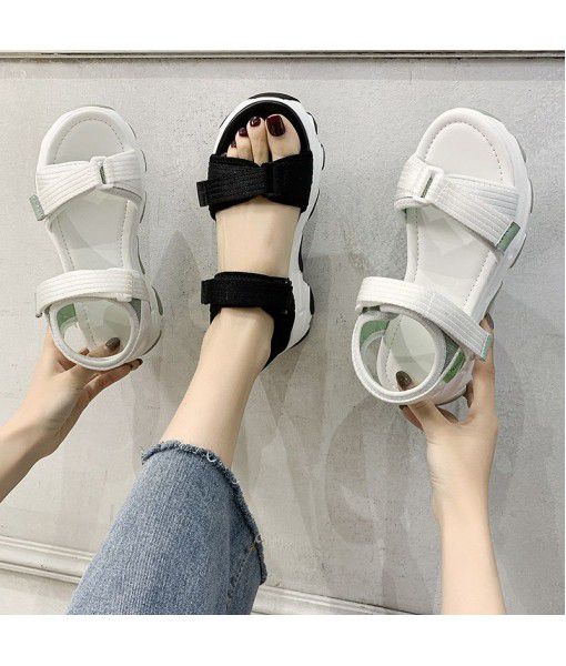 Sports sandals, soft soles, light weight, 2020 summer new thick soles, leisure, fairy wind, beach shoes, all kinds of fashion for students