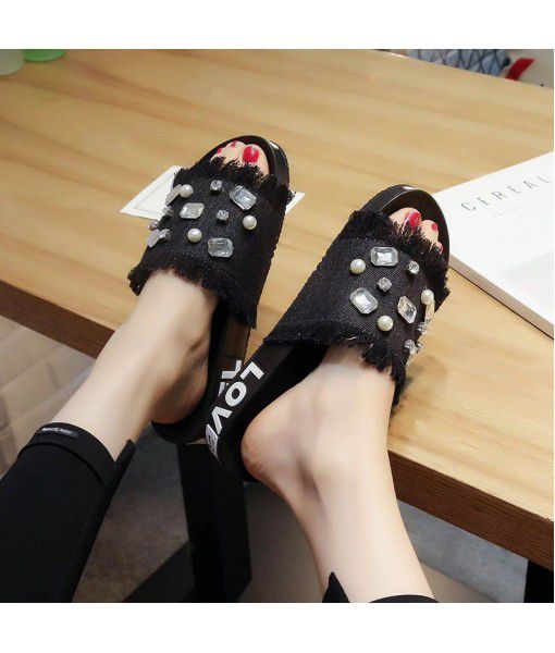 2020 summer South Korean new leisure slippers gem pearl soft bottom tassel cool drag flat heel wear a word drag women