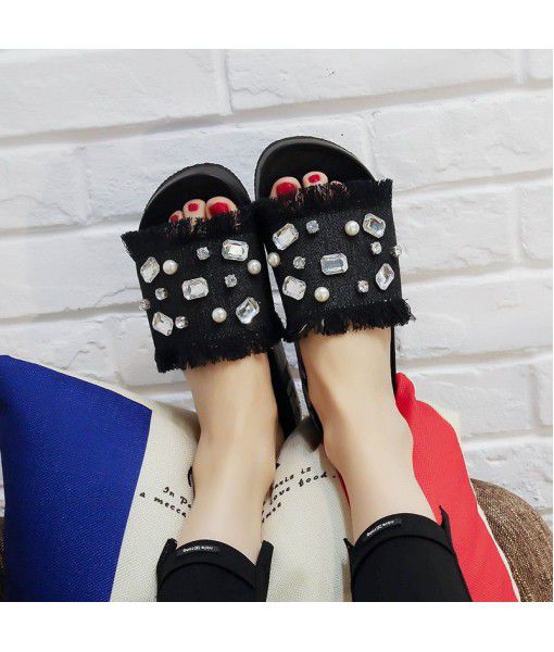 2020 summer South Korean new leisure slippers gem pearl soft bottom tassel cool drag flat heel wear a word drag women