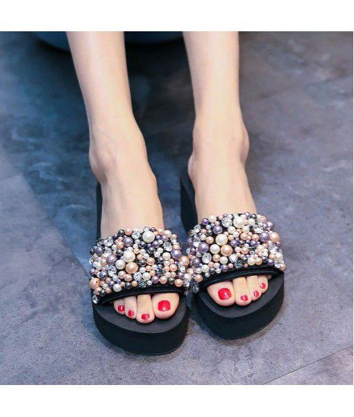 New style sandals for women in summer wear fashionable high heels, thick bottoms, word slippers, non slip pearl slope heels, beach shoes, beach slippers