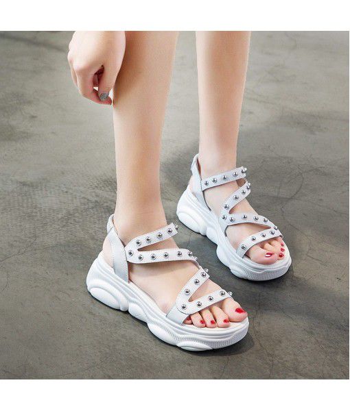 Ins net red casual sandals fairy wind 2020 new fashion all-around flat bottomed summer super fire thick bottomed shoes trend