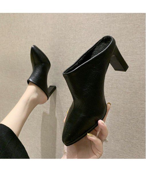 2019 new European station all-around Baotou thick heel slippers women's high heel sandals half pull plush fitting room