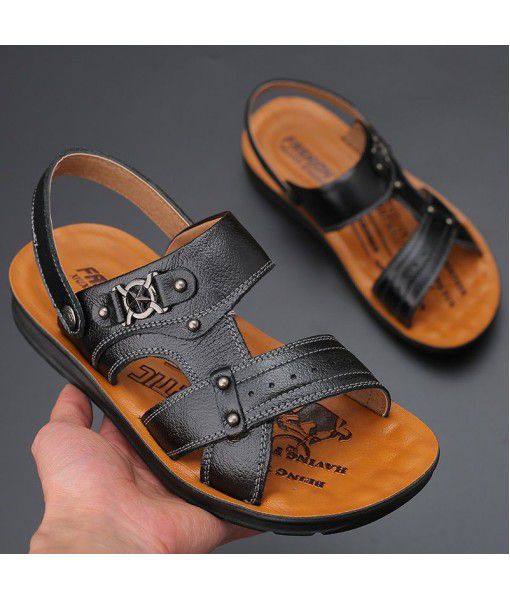 New leather sandals for men's leisure beach shoes in 2020 summer