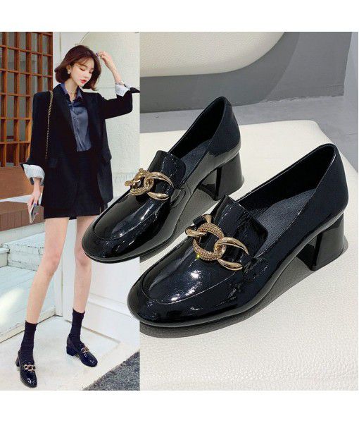 A new type of patent leather single shoes in spring and summer 2020 women's top layer cowhide thick heel casual women's shoes with alternative trend and ventilation
