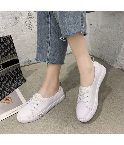 Leather small white shoes women's 2020 summer new flat bottom small daisy top layer cow leather board shoes students' Korean style trend