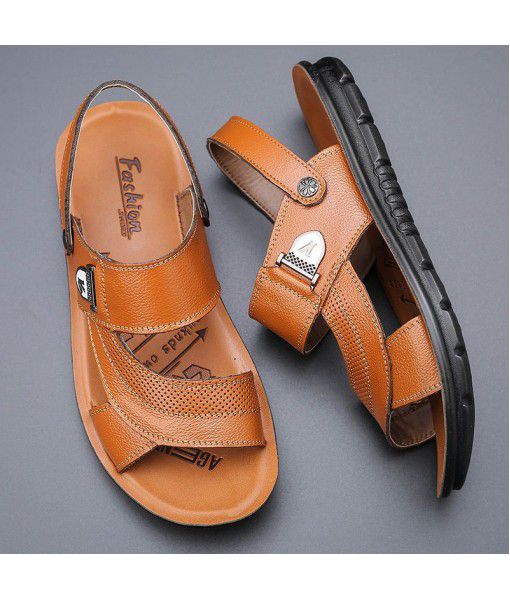 New leather sandals for men's leisure beach shoes in 2020 summer