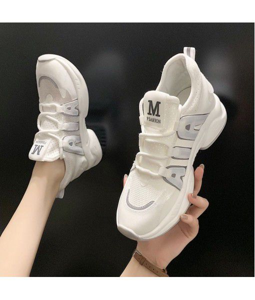 A new type of breathable sports shoes for female Korean students in 2020 summer