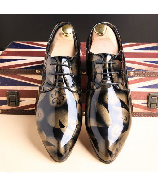 Leather shoes men 2020 new large patent leather bright face pointed business dress leather shoes personality small men's shoes cross border