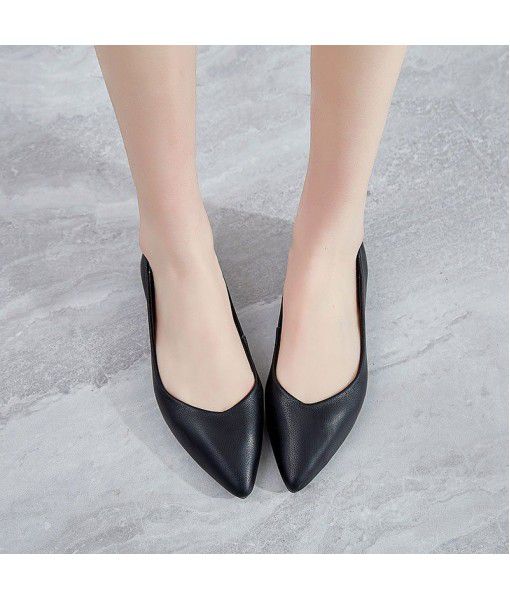 Leather single shoes women's flat sole 2020 spring new all-around spring style light mouth solid pointed soft leather spring and autumn small leather shoes