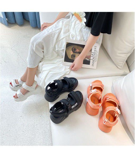 Leather beach sandals women's 2020 summer new fashionable casual ins fashion buckle thick bottom daddy shoes